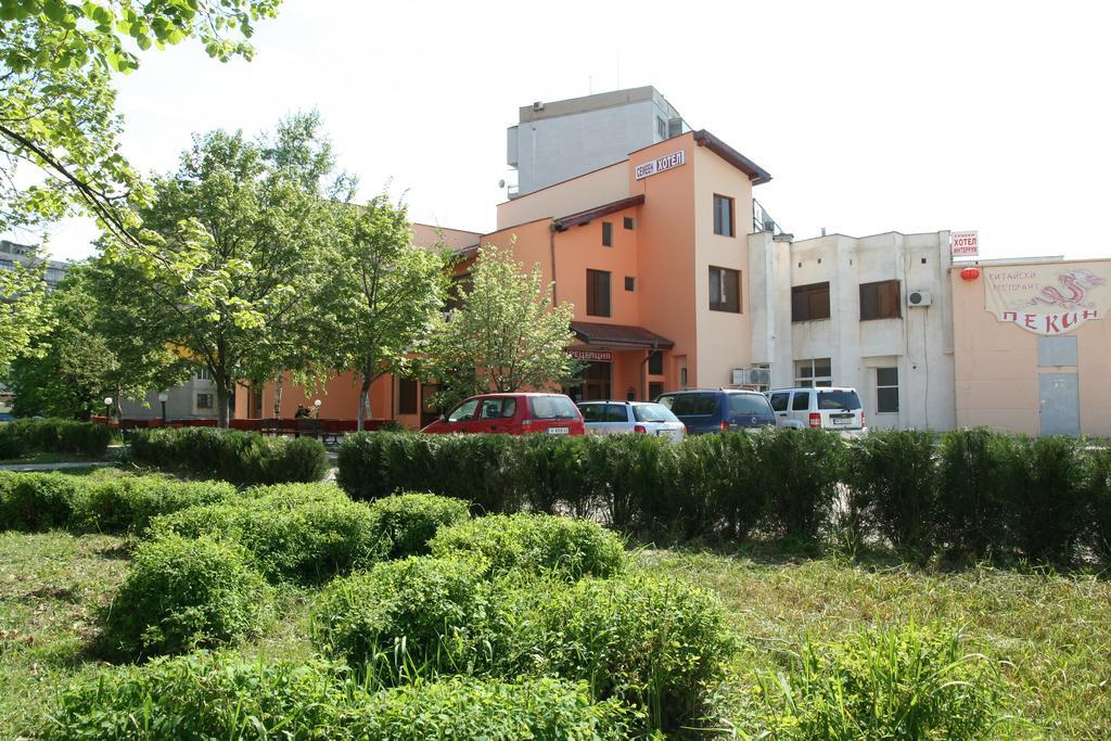 Interrum Hotel Razgrad Exteriér fotografie
