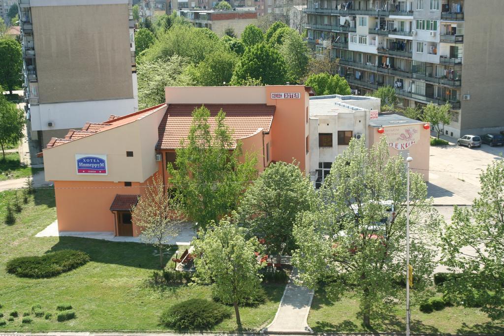 Interrum Hotel Razgrad Exteriér fotografie