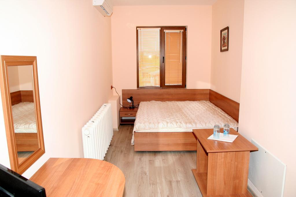 Interrum Hotel Razgrad Pokoj fotografie