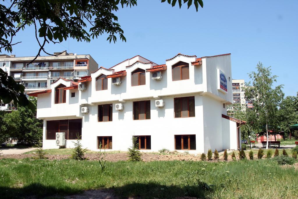 Interrum Hotel Razgrad Exteriér fotografie