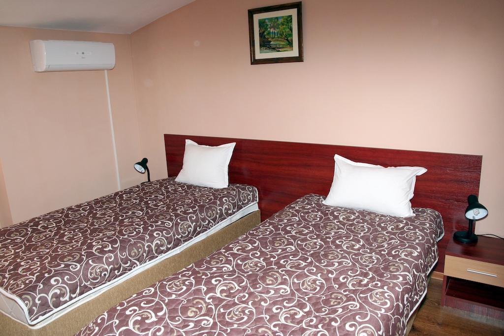 Interrum Hotel Razgrad Pokoj fotografie