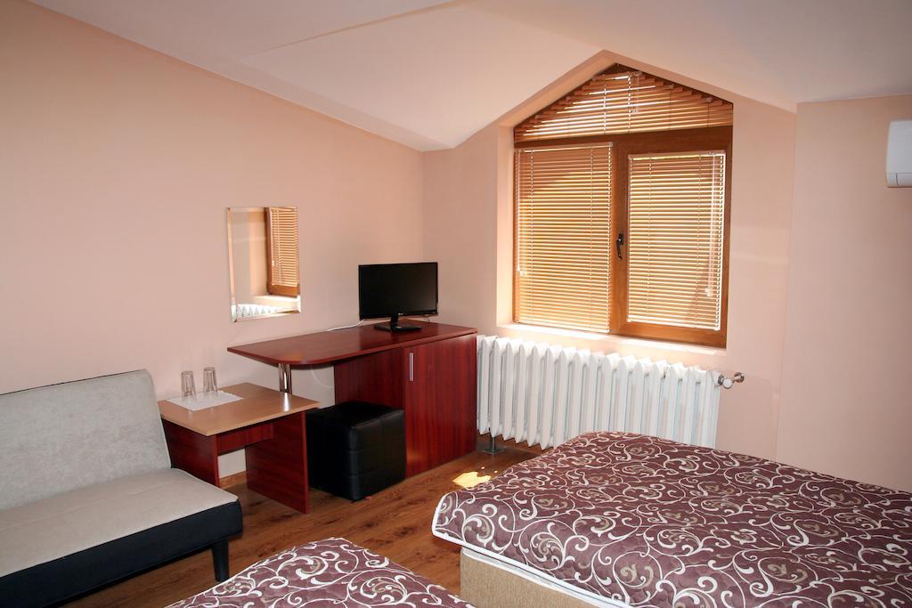 Interrum Hotel Razgrad Pokoj fotografie